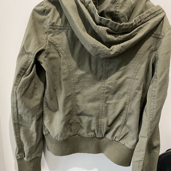 Guess Jacket - Picture 2 of 2